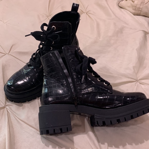 Women black boots - Picture 3 of 5